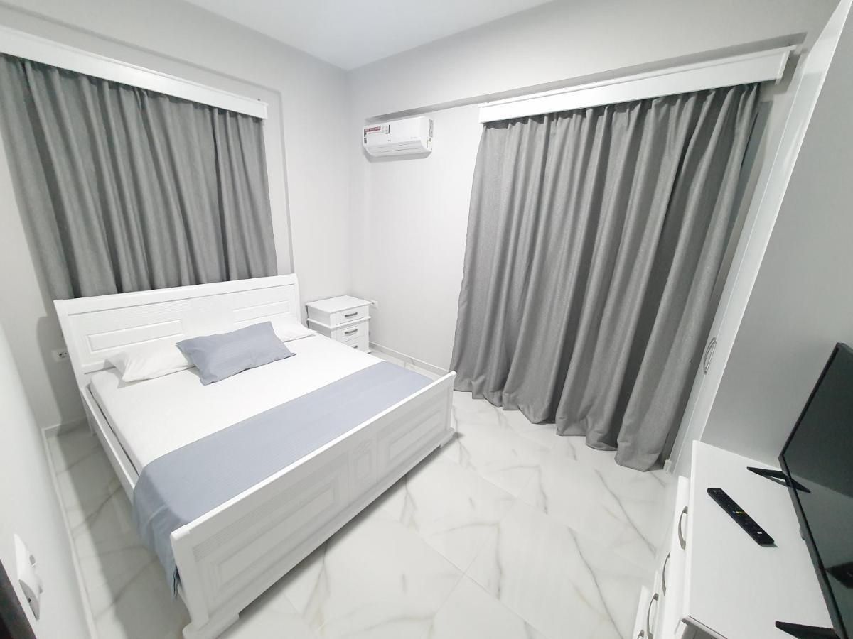 Il Mio Hotell Ksamil Exteriör bild